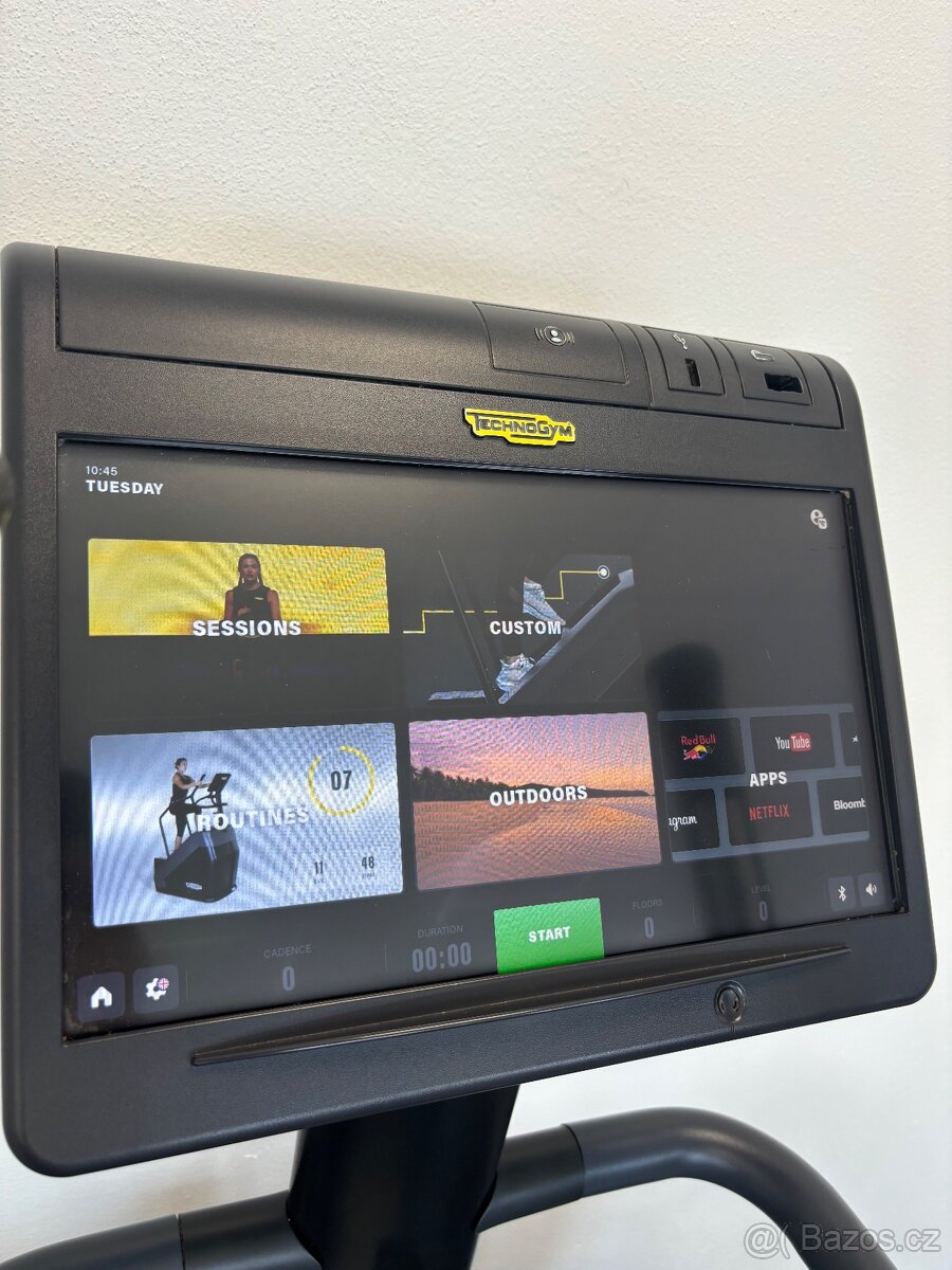 Technogym 1000LCD stepmill LIVE - 10