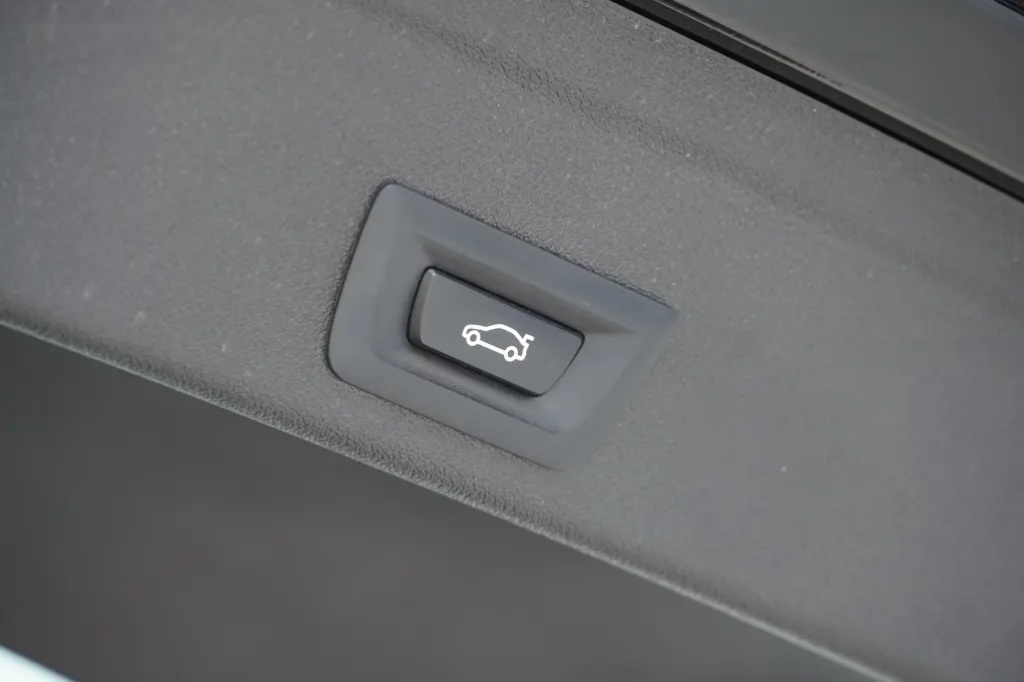 BMW X6, 40i,KOMFORT,KAMERA,ČR,DPH, - 10