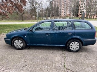 Škoda Octavia kombi 1.6 r.v. 2000 - 10