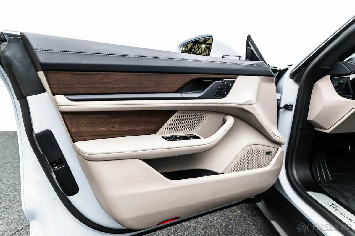 Porsche Taycan - 10