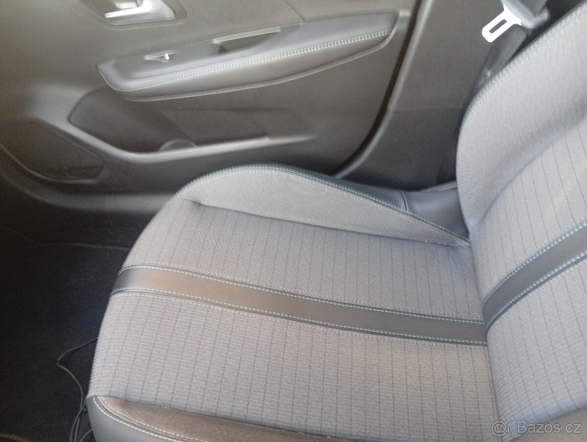 Peugeot E208 II 2022 Allure 34000 km - 10