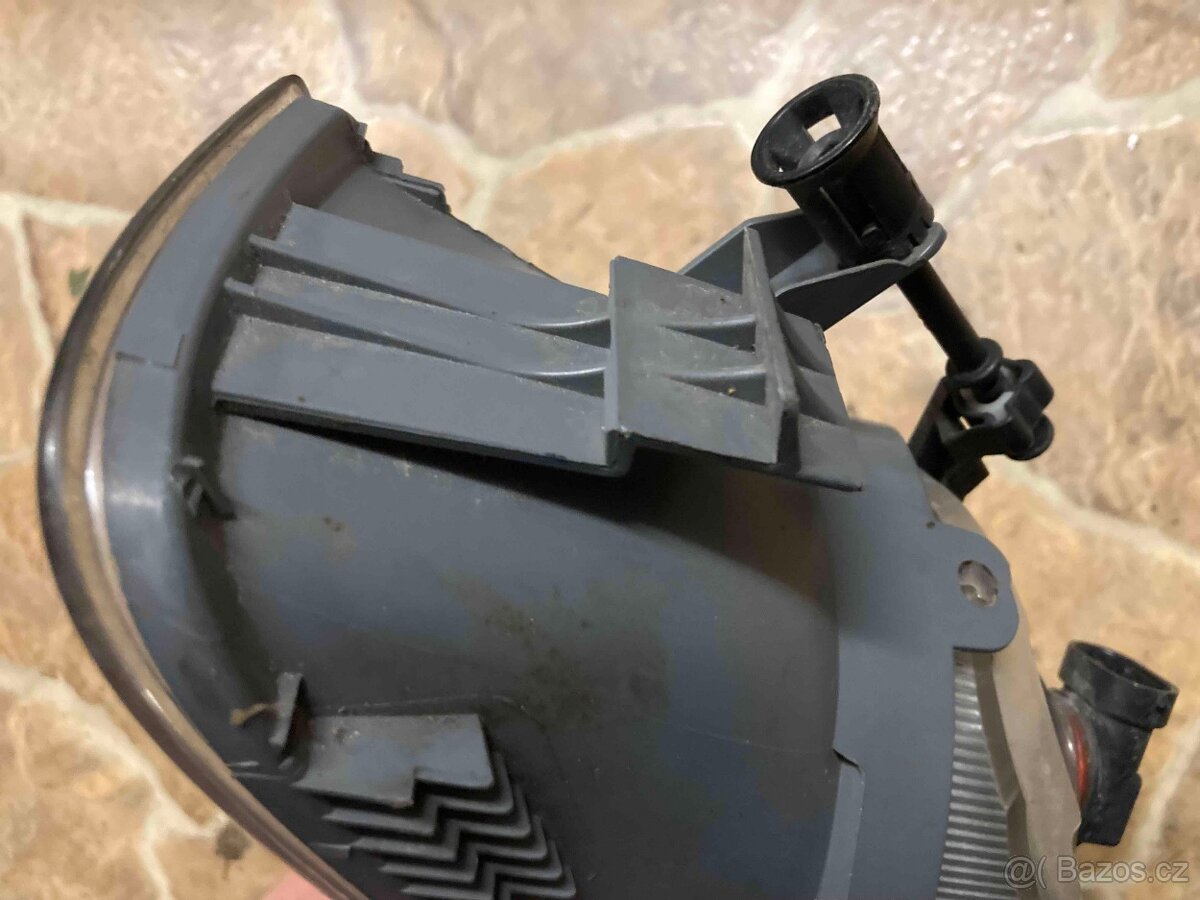 Pravá mlhovka Škoda Superb II originál - 10