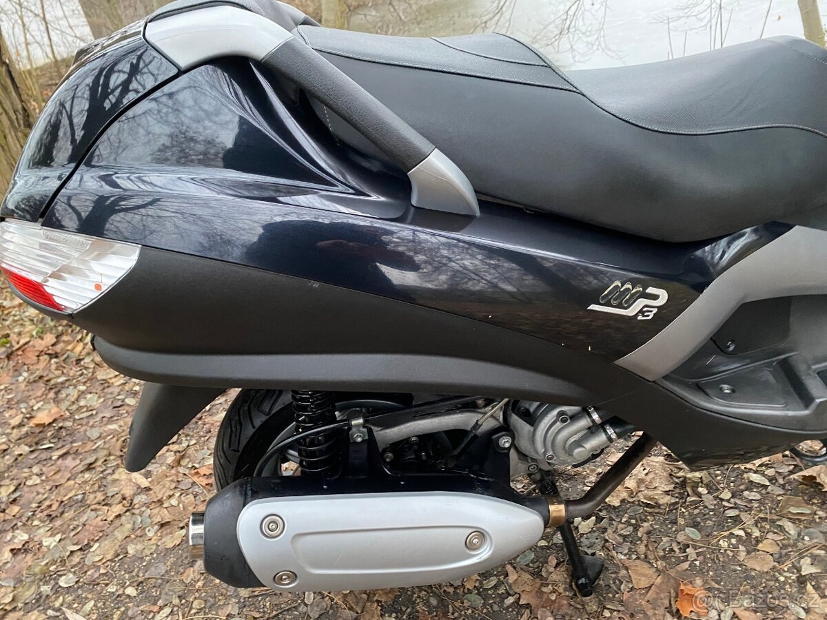 Piaggio MP3 - 10