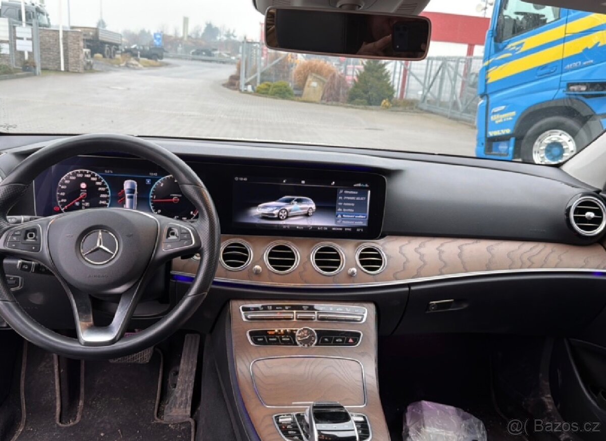 Mercedes E 220d Combi - 10