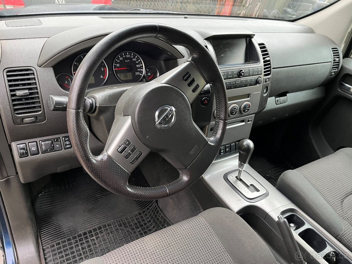 Nissan Pathfinder 2.5 128kw 4x4 7míst - 10