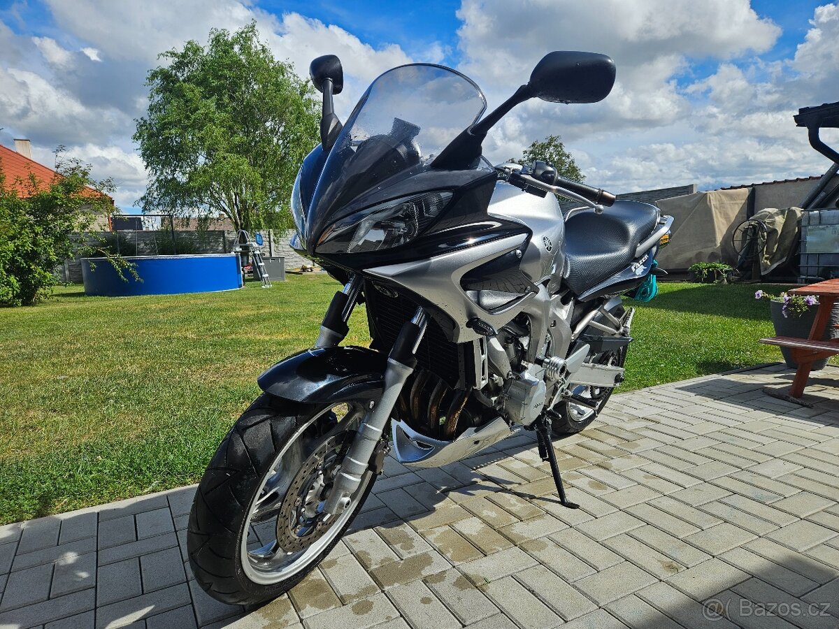 Yamaha FZS 600 Fazer - 10