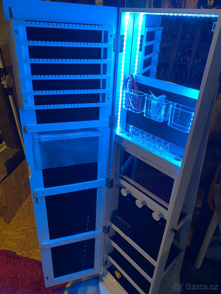 Zrcadlová skříňka na šperky otočná s osvětlením - 10