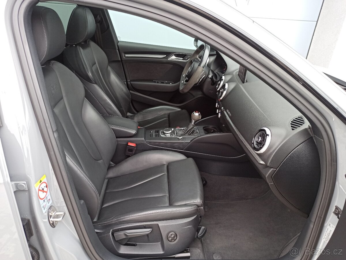 AUDI RS3 2.5TFSI BLACK EDITION - 10