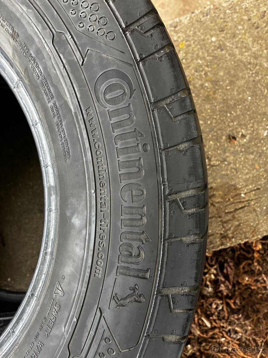 Pneu 215/75/16C - 10