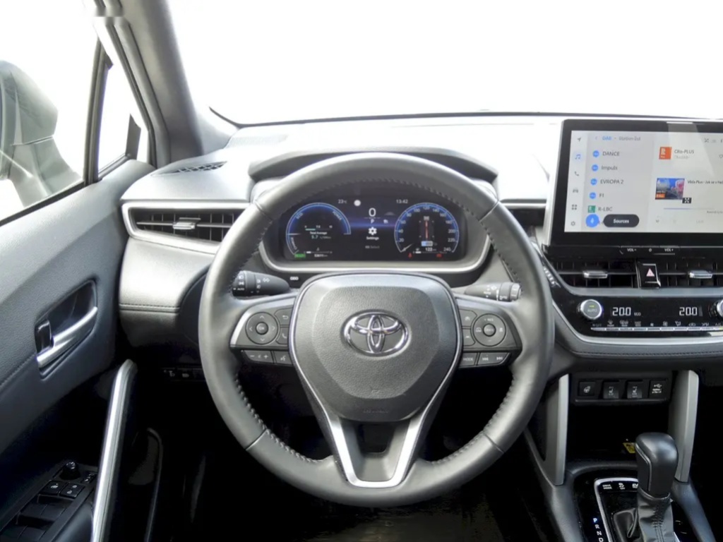 Toyota Corolla Cross, Comfort Business 2,0 Hybrid 4x 1 - 10