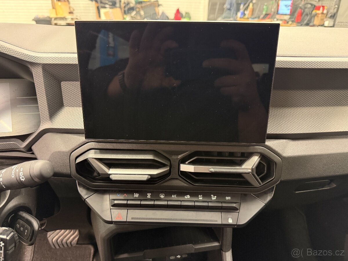 Dacia Duster III E-Tech Hybrid 1.6 l 69 kW - 10