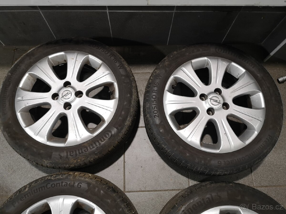 Opel Corsa, Meriva alu 16 + letní 205/50/16. - 10