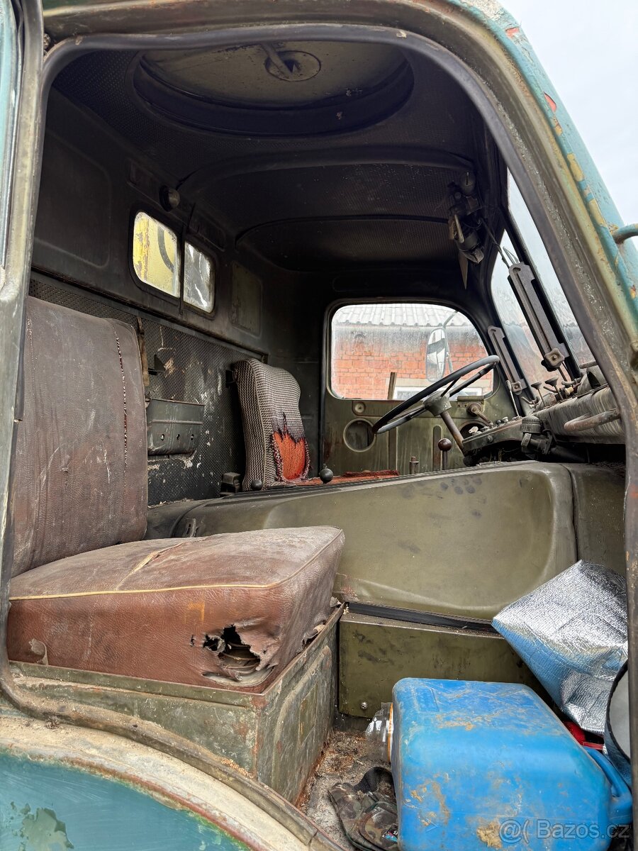 Praga V3S valník s hydraulickou rukou - 10