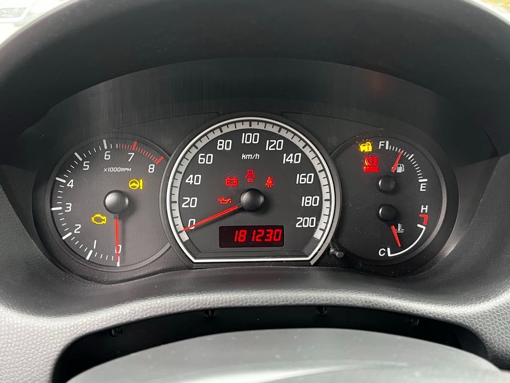 Suzuki Swift 1.5 (75 kW) – 100th Anniversary Edition - 10