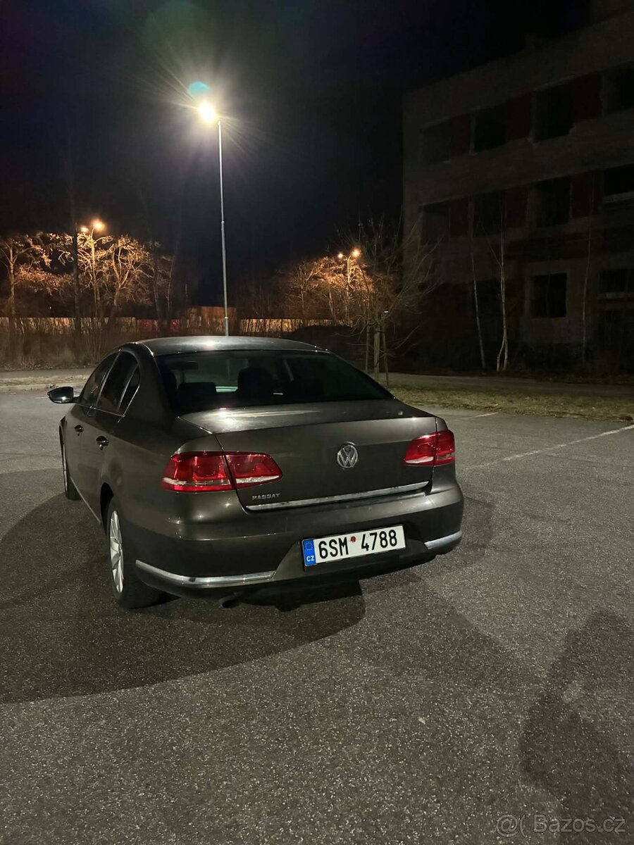 Auto Volkswagen passat B7 - 10