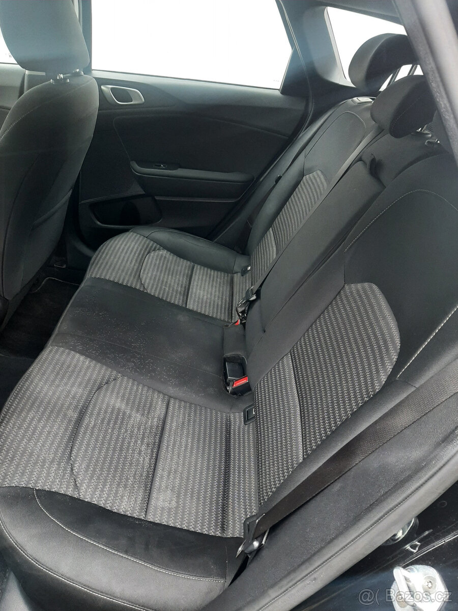 KIA Ceed Tourer Hybrid 2022 - 10