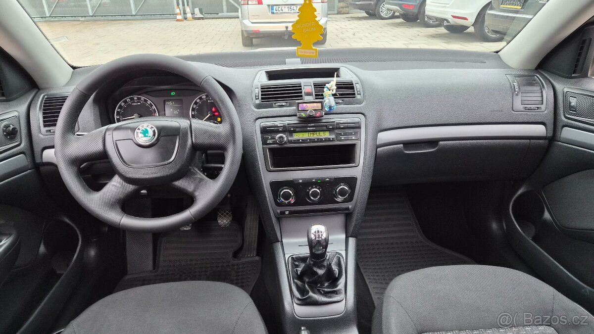 Octavia II 1,6 TDi Pěkná - pravidelný servis DPH - 10
