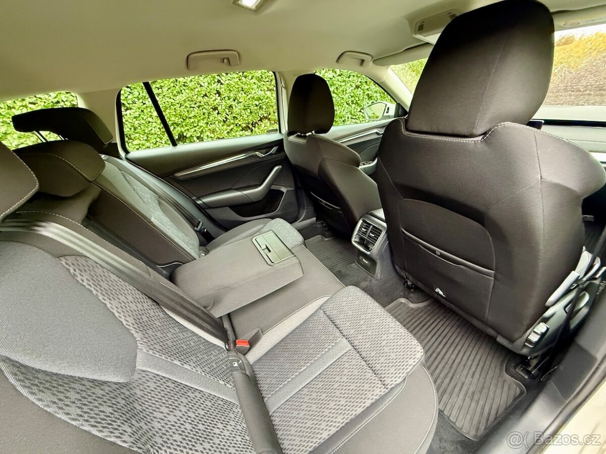 ŠKODA OCTAVIA IV 2,0TDi 110kW STYLE ACC VYHŘ.OKNO TAŽNÉ - - 10