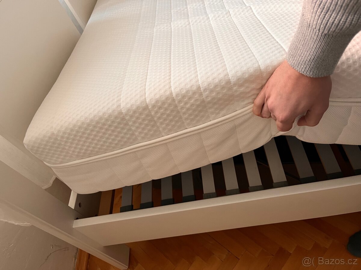 Postel s matrací - 10