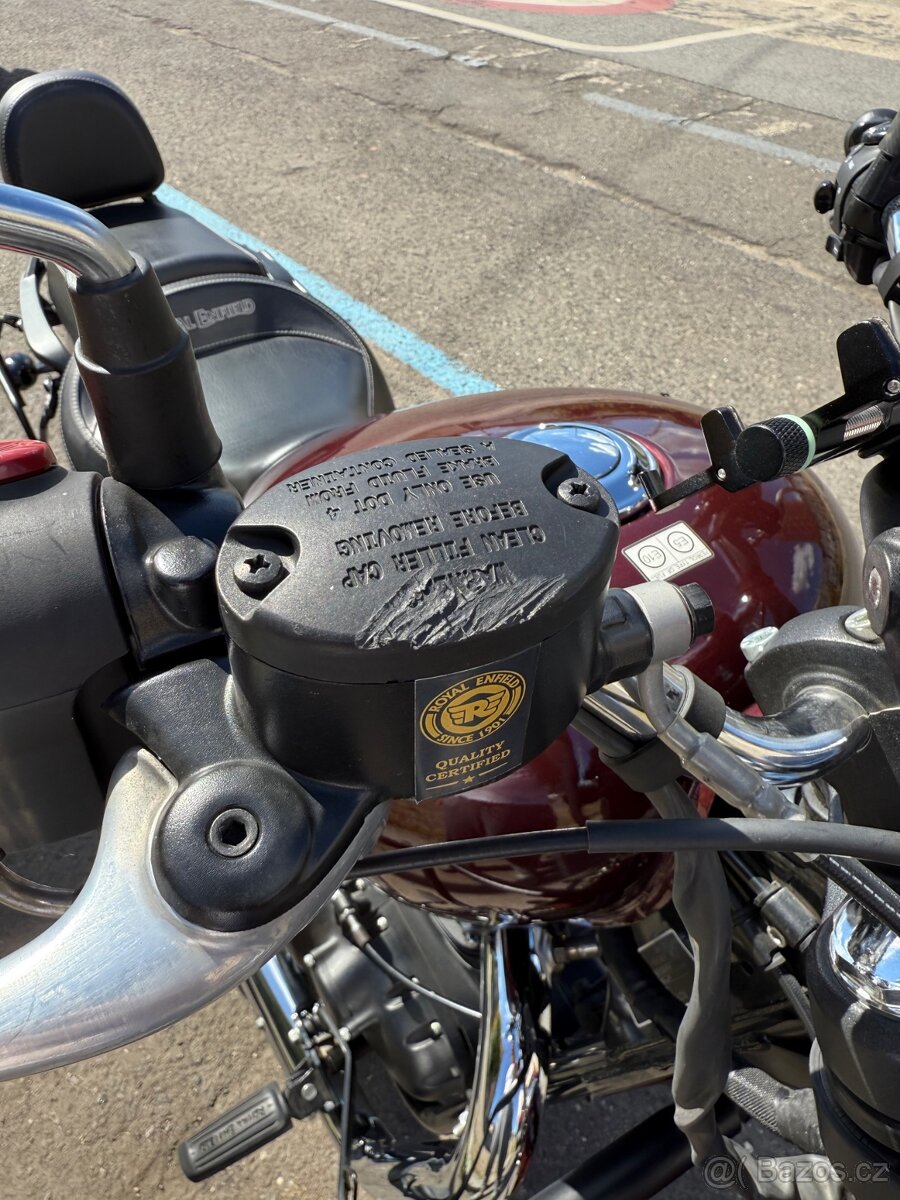 Royal Enfield Meteor 350 - Stellar Red - 10