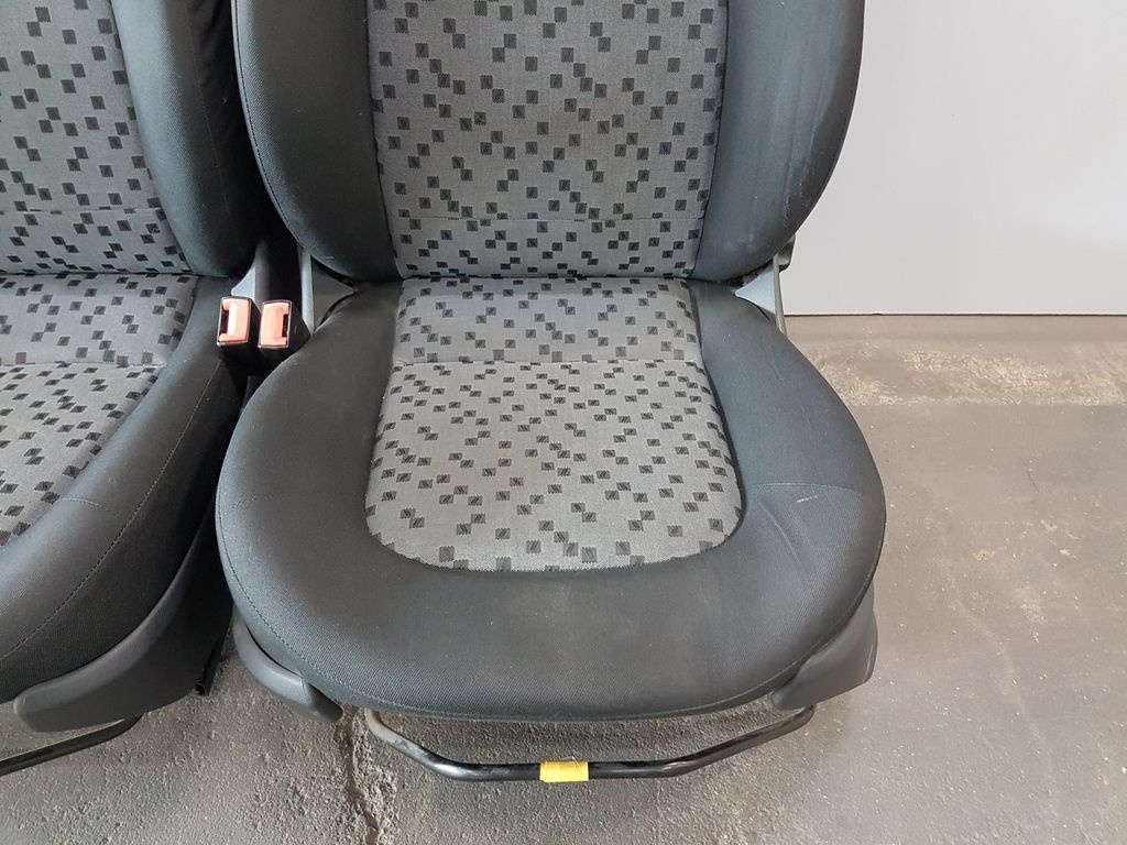 Vyhřívané černé sedačky + kabeláž Škoda Fabia Fl. - 10