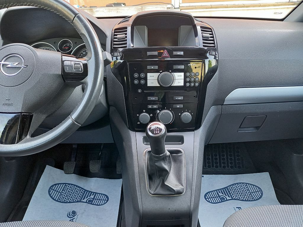 Opel Zafira, 1.7CdTi klima+7Míst+ROZVODY - 10
