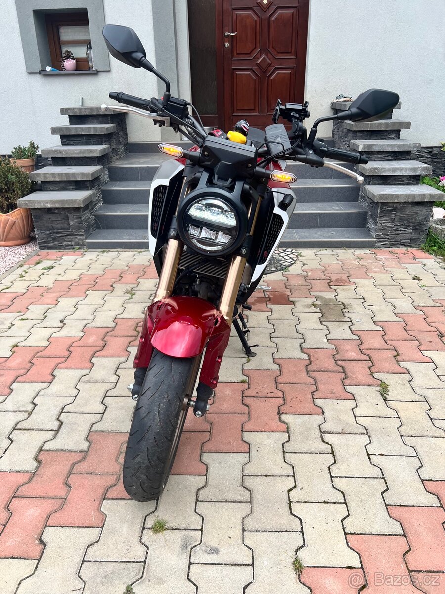 Honda cb125r - 10