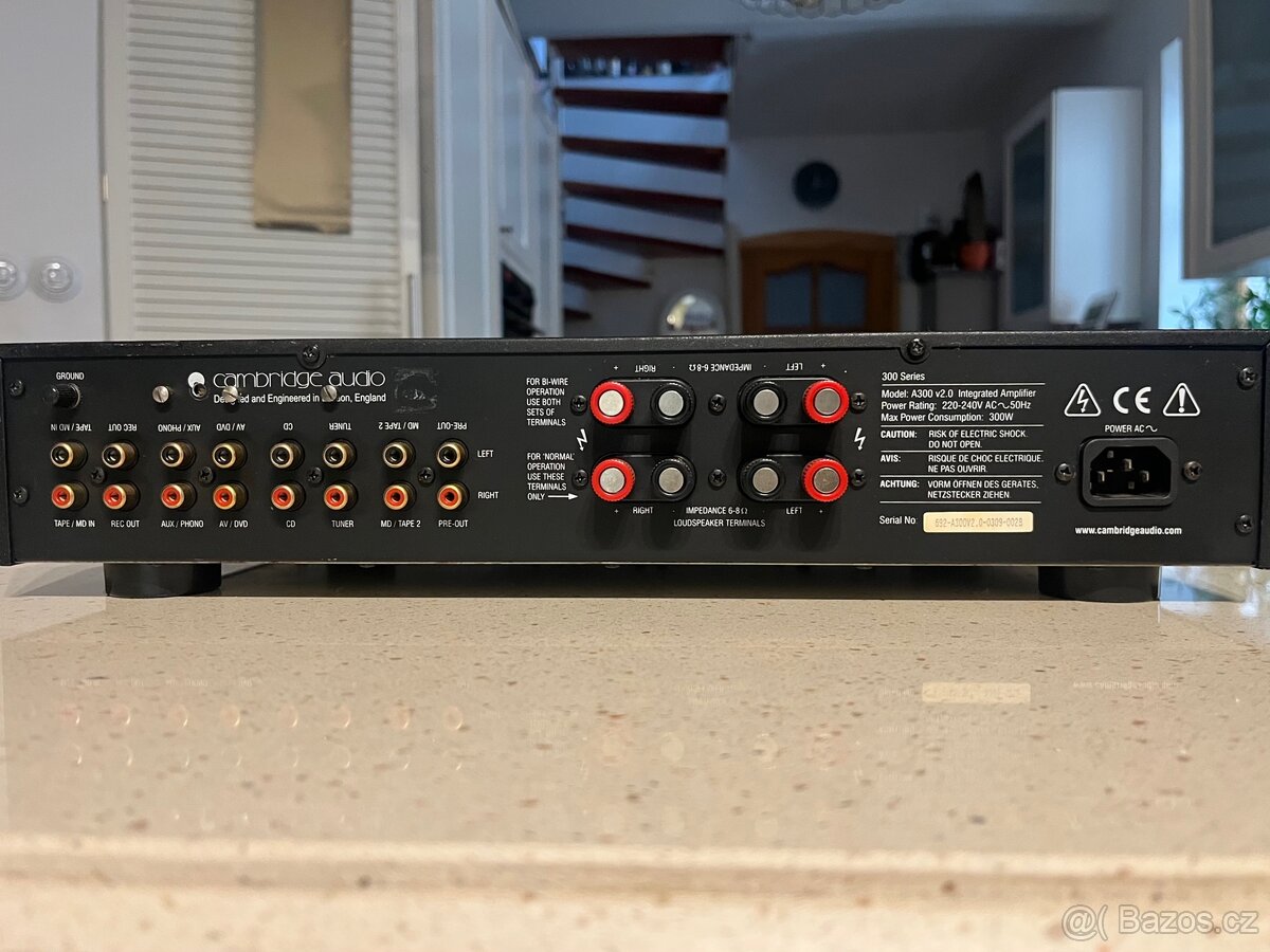 Zesilovač Cambridge Audio A300 - 10