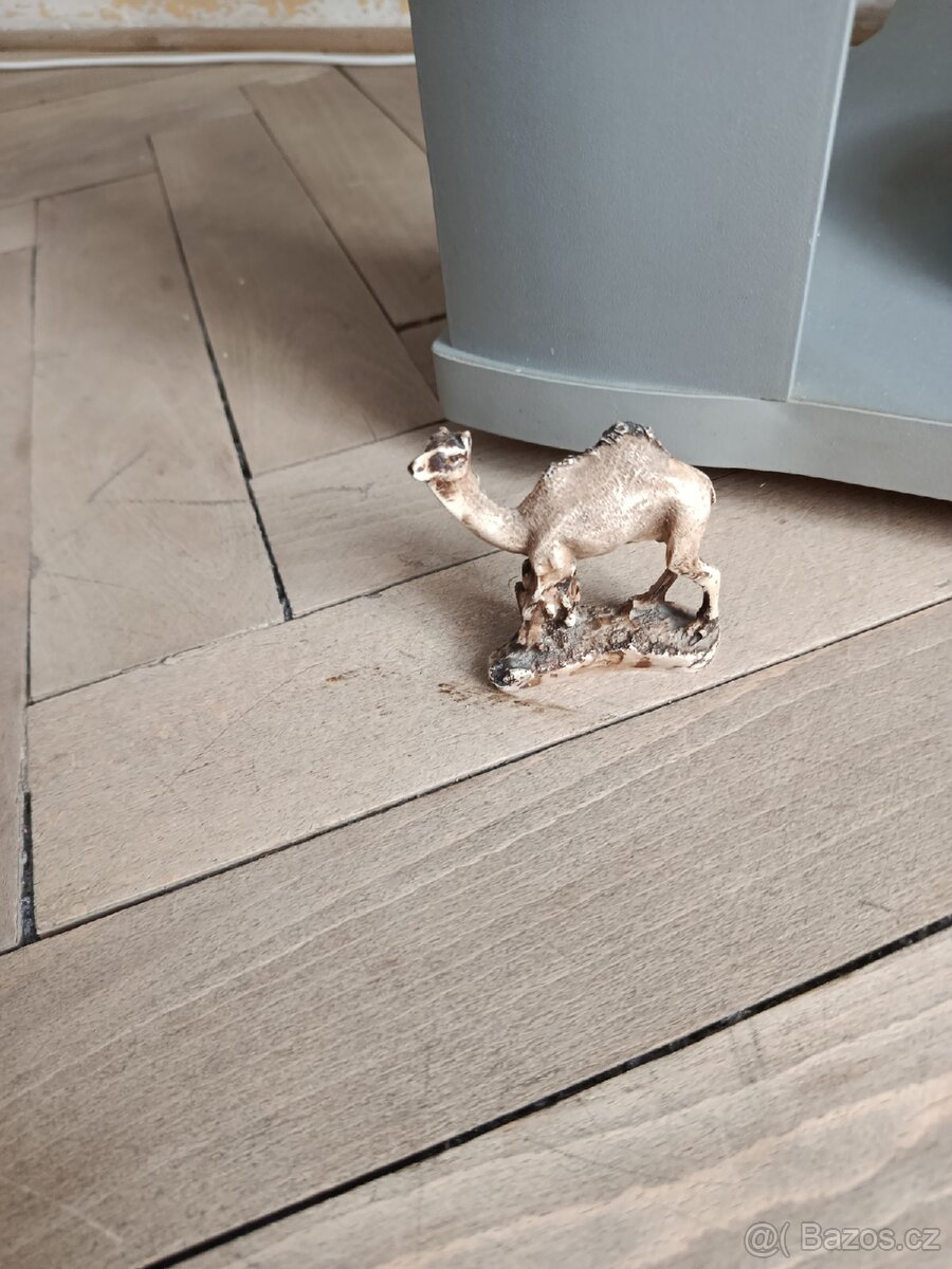 Prodám keramického trpaslíka za 175kč. - 10