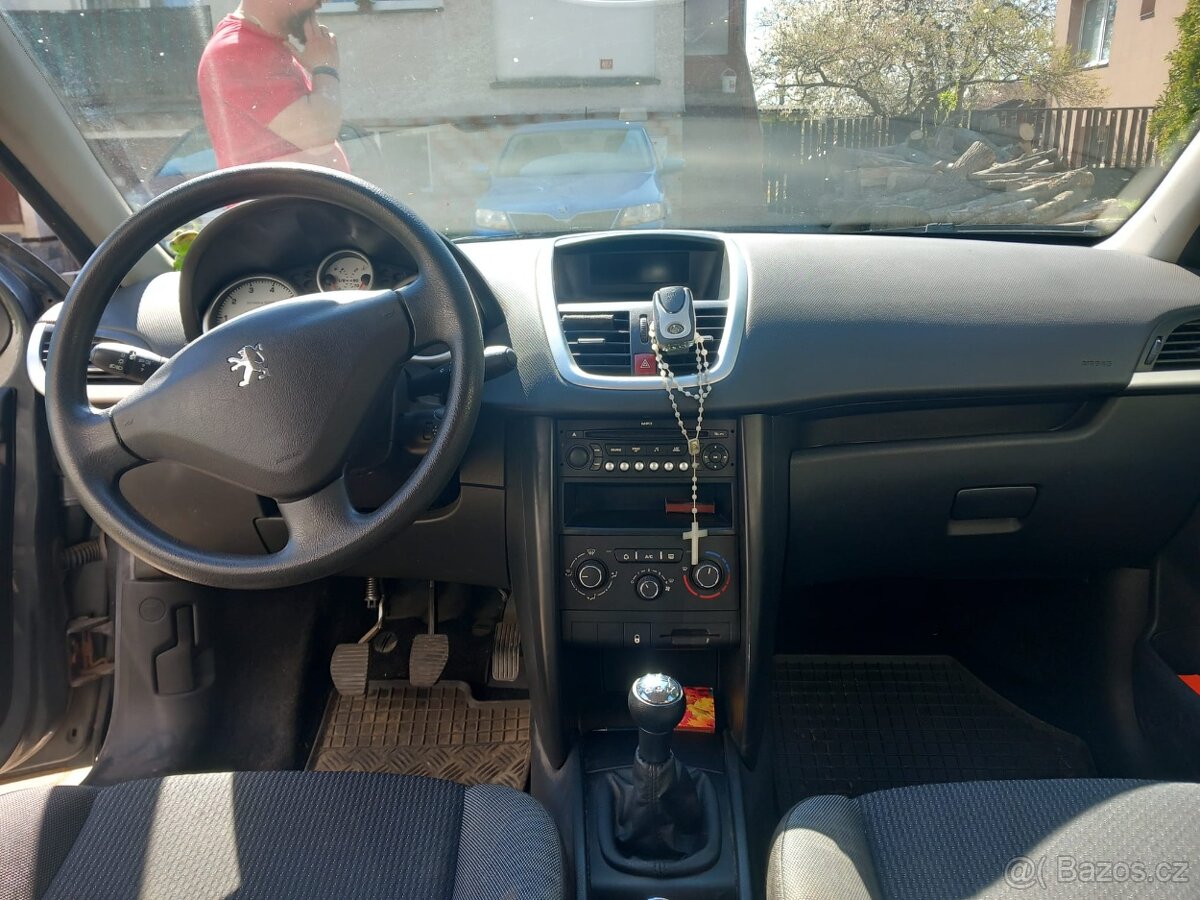 Peugeot 207 1.4i - 10