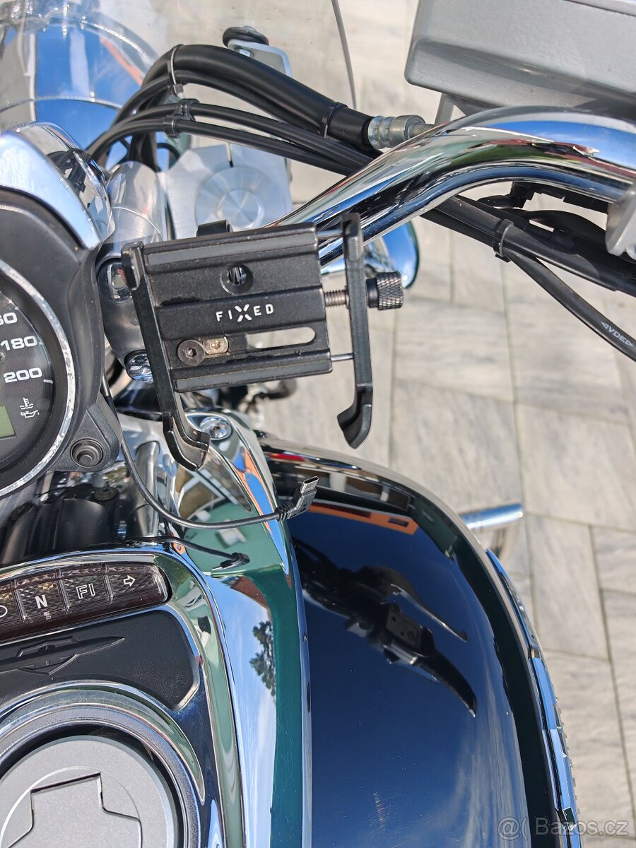 Suzuki Intruder M800 - 10