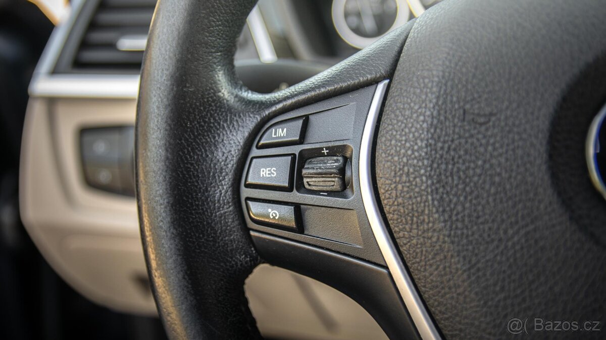 BMW Řada 3, 330d 190kW xDrive LuxuryLine - 10