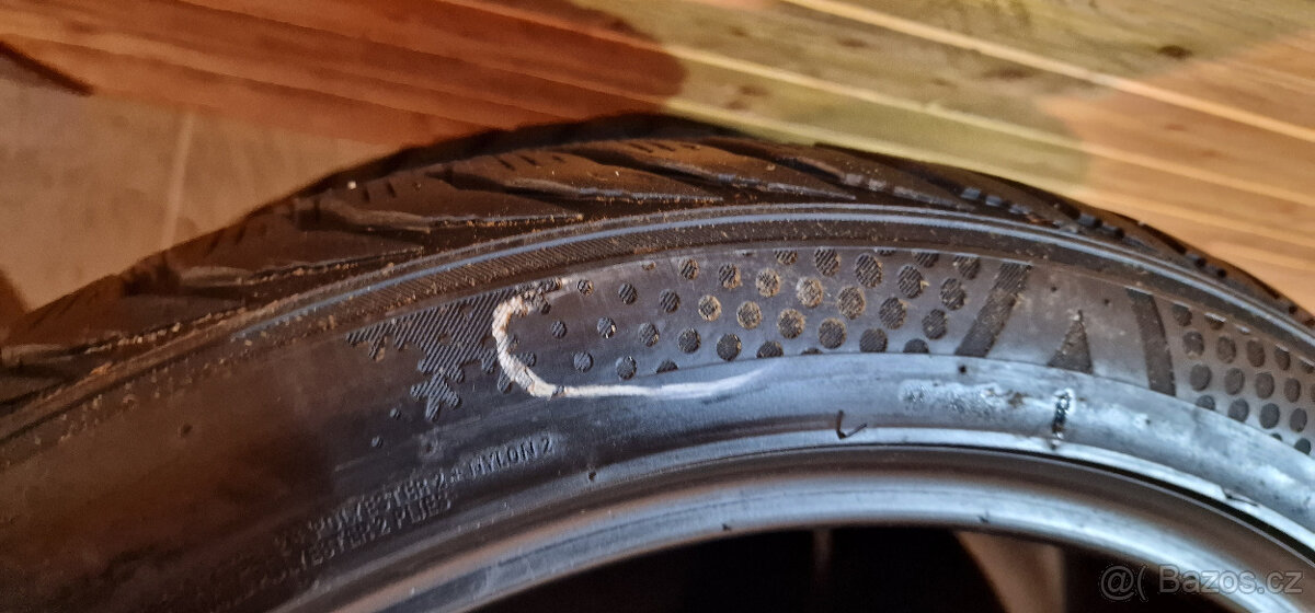 245/40/19 - Kumho - zimní - pošlu poštou 635. - 10