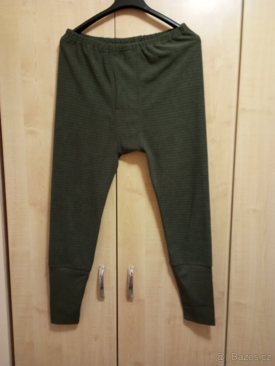 Vojenské maskáče a další vojenské oděvní součástky - 10