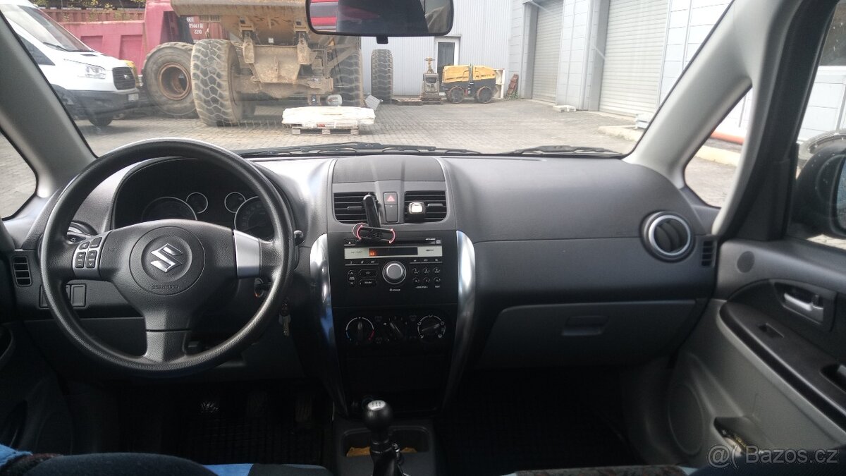 Suzuki SX4 - 10