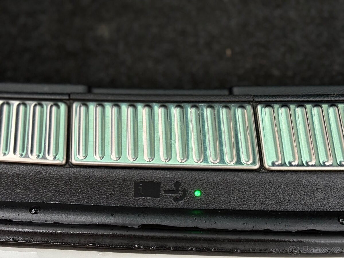 Škoda Superb 3 kombi Laurin a Klement 4x4 TDI DSG Panorama - 10