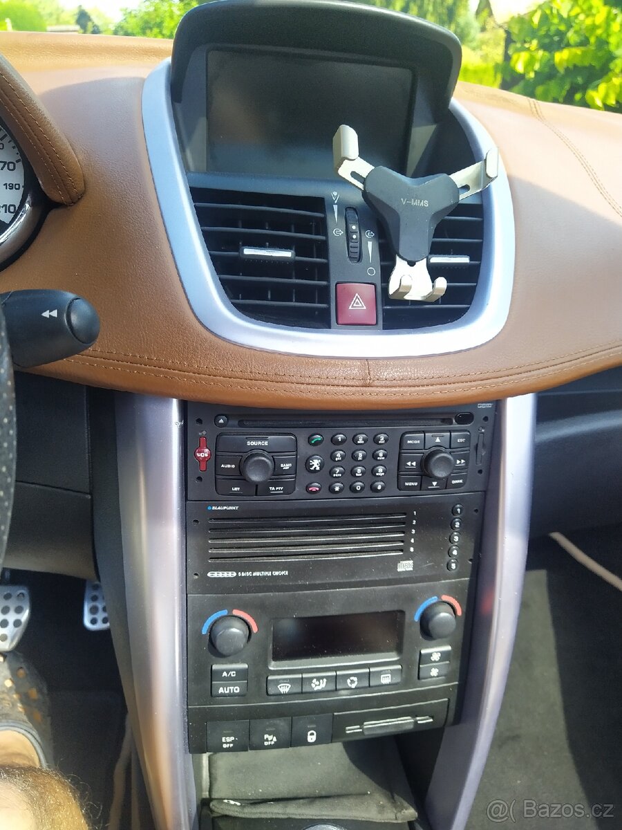 Prodám Peugeot 207 cc platinum edition - 10