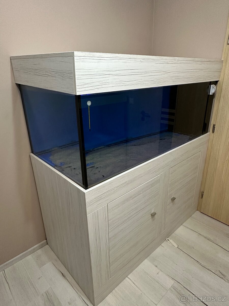 Predám akvárium, set - 10