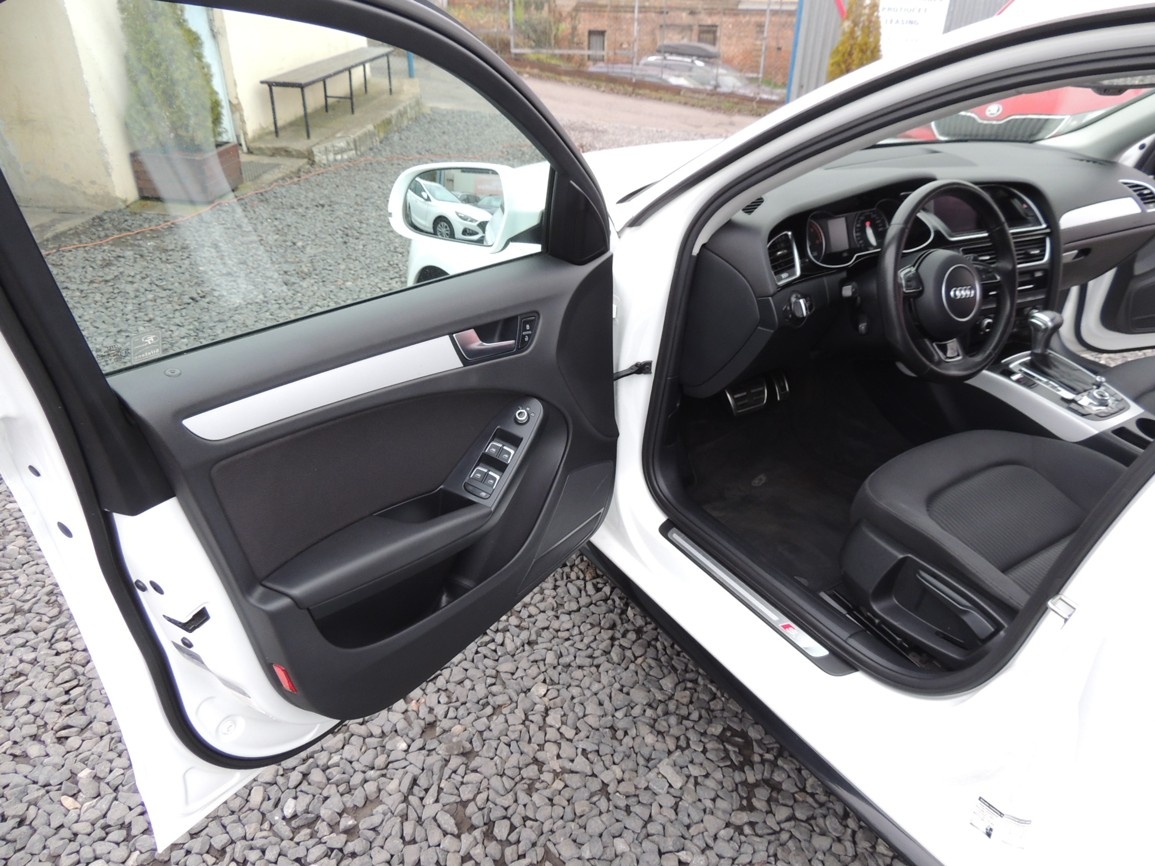 Audi A4 Combi 2.0TDi,110kw,DSG,S-Line,2015,ČR,-21%DPH - 10
