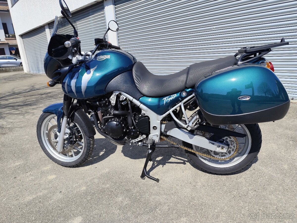 TRIUMPH TIGER 955I - 10