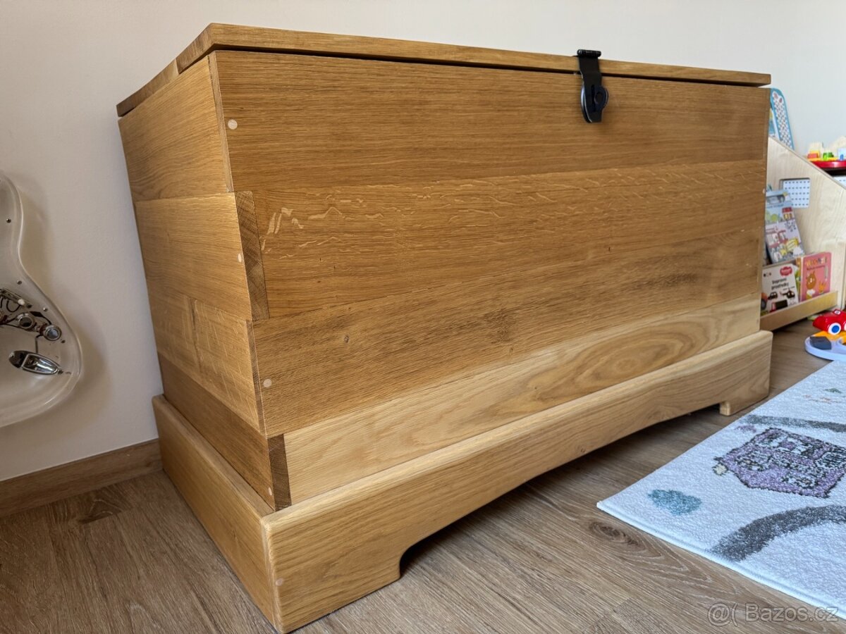Velká dubová truhla - 10