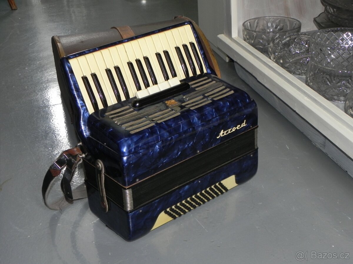 Stará harmonika accord - 10