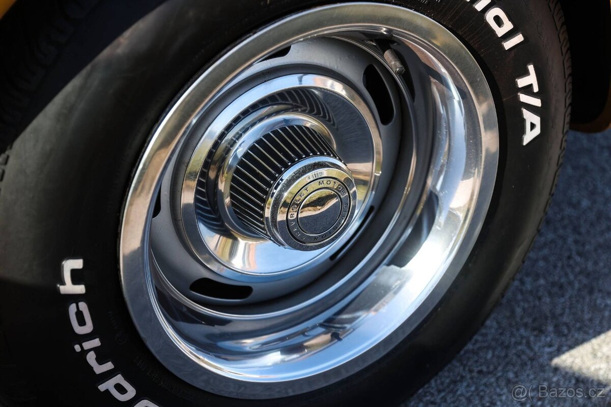 Chevrolet Corvette C3 Stingray z roku 1971 - 10