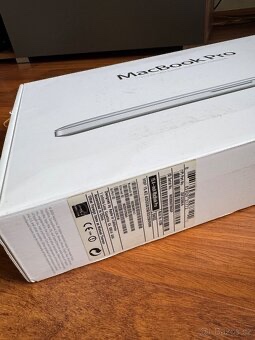 Prodám RETRO MacBook Pro 15,4" - 10
