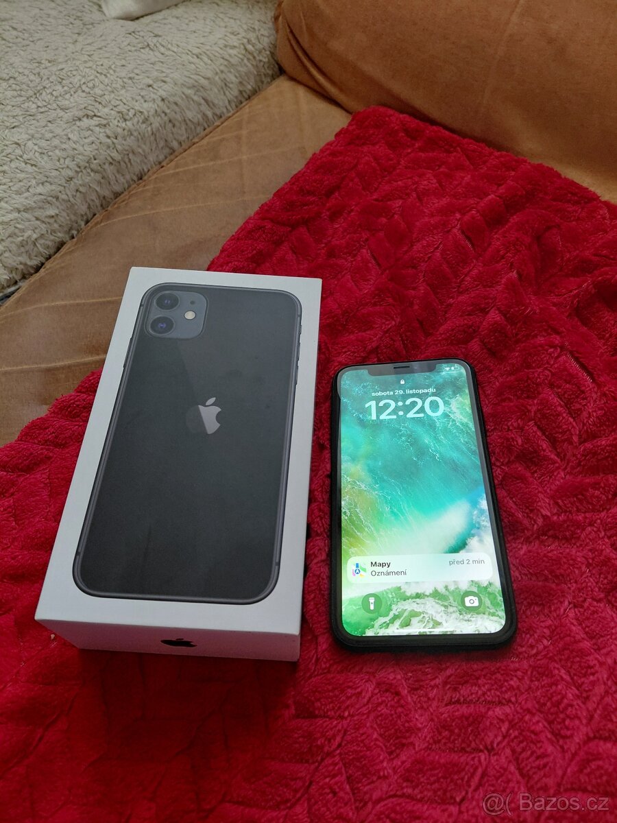 Apple iPhone XR 256GB Black - 10