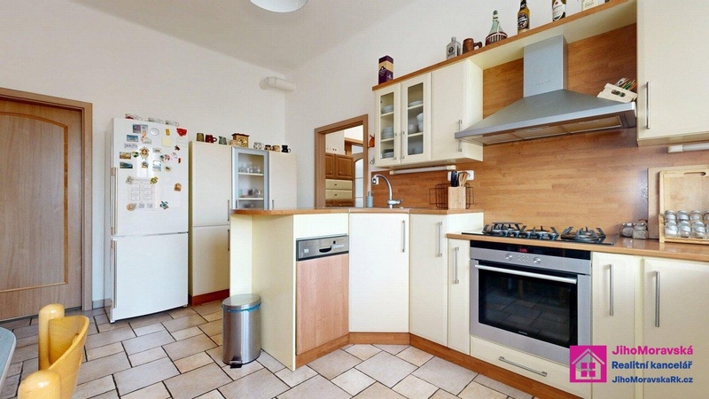 Prodej bytu 4+1, 121 m², garáž, Sv.Čecha, Hodonín - 10