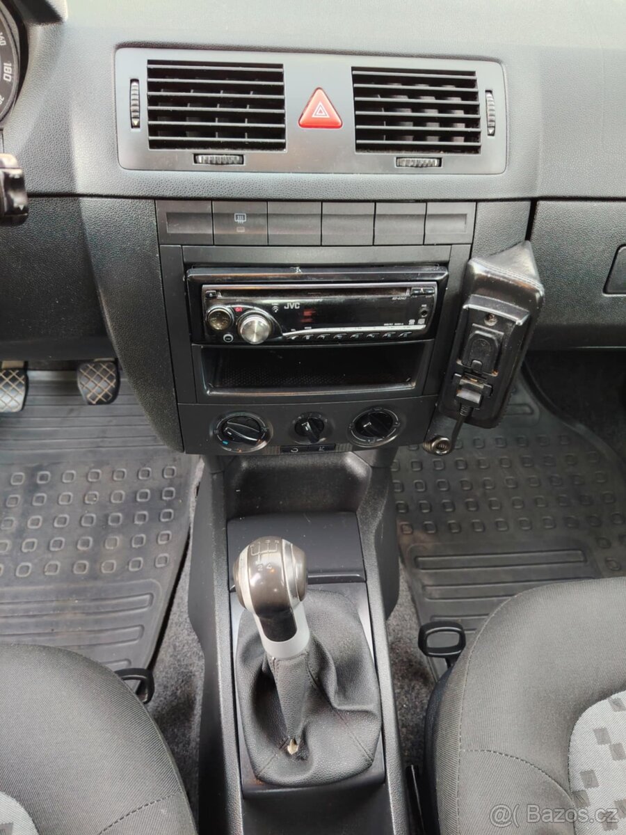 Prodám Škodu Fabii Hatchback 1.2 40kw, rok výroby 2007 - 10