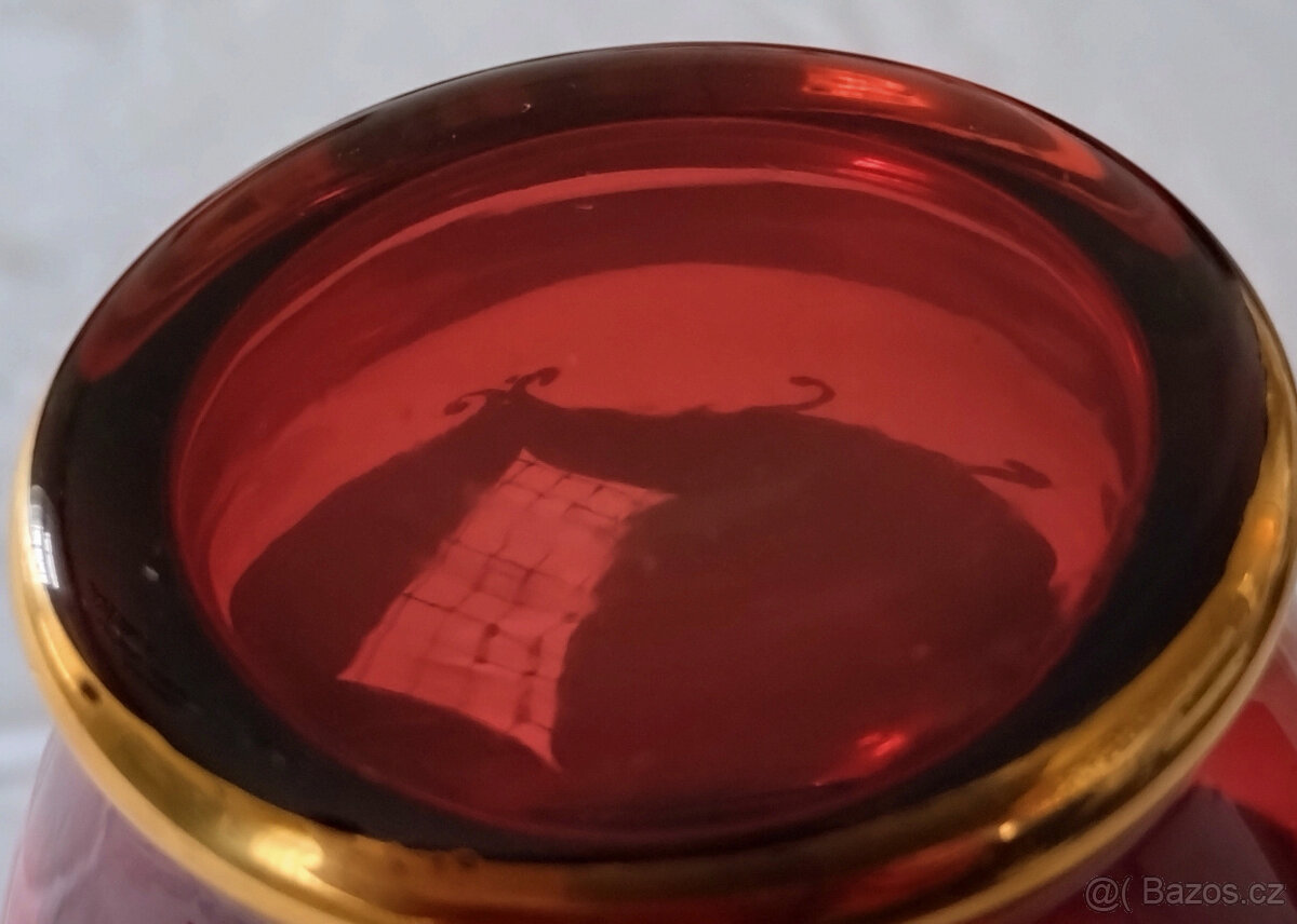 značená zlacená váza, vysoký smalt, Nový Bor 70. léta - 10