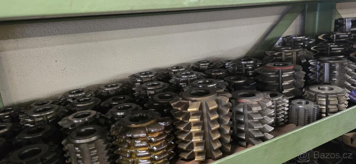 Odvalovací frézka TOS FO-10 (8799) - 10