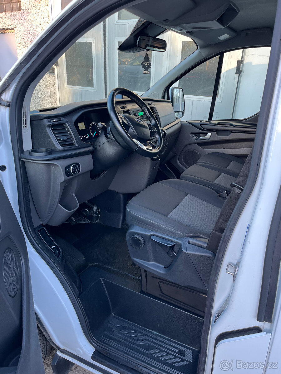 Ford Transit Custom 6 míst - 10